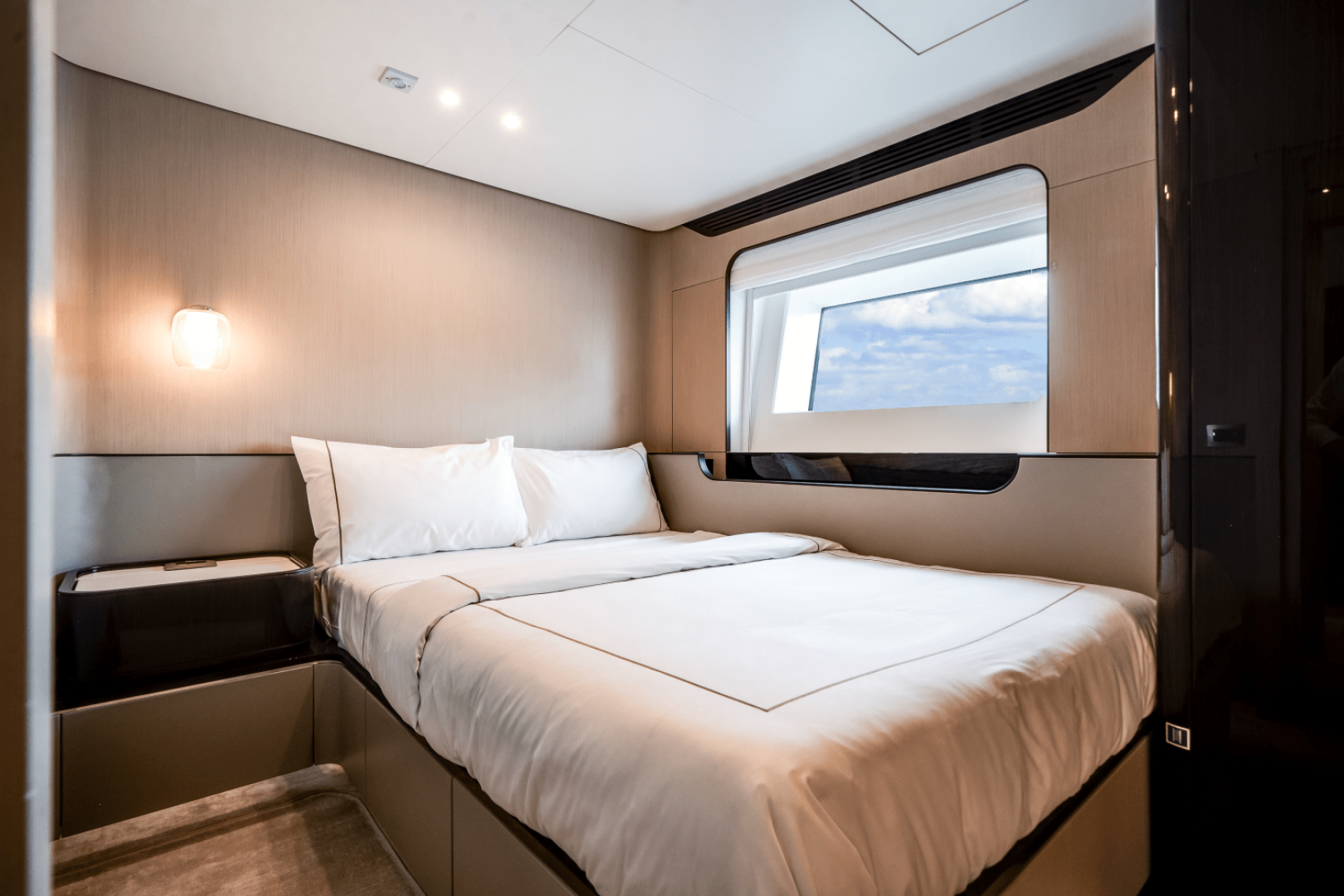 Slide: The Image of Azimut Grande 32M 2025 - 5273886