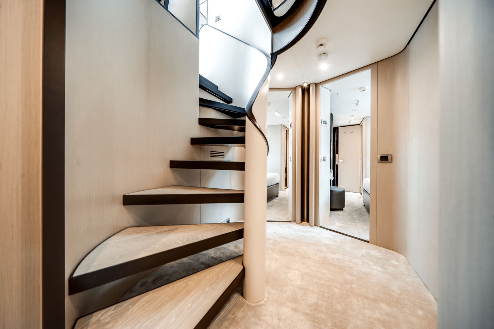 Slide: The Image of Azimut Grande 32M 2025 - 5273888
