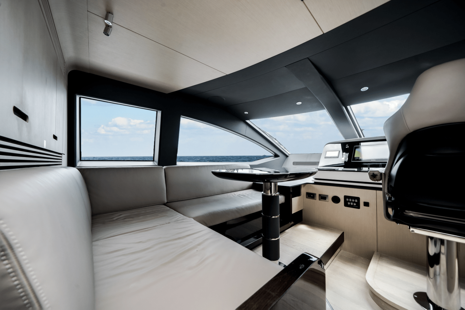 Slide: The Image of Azimut Grande 32M 2025 - 5273892
