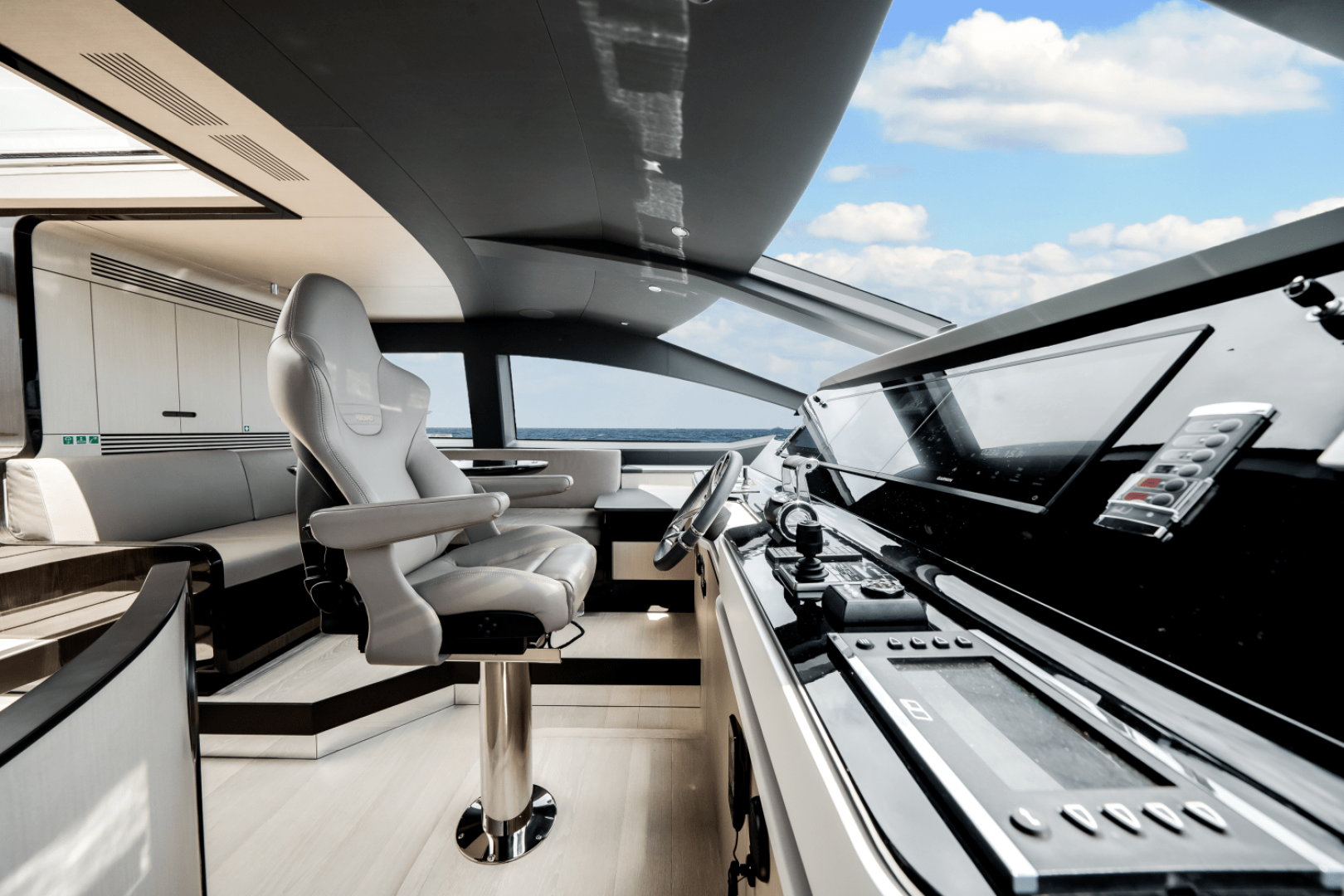Slide: The Image of Azimut Grande 32M 2025 - 5273894