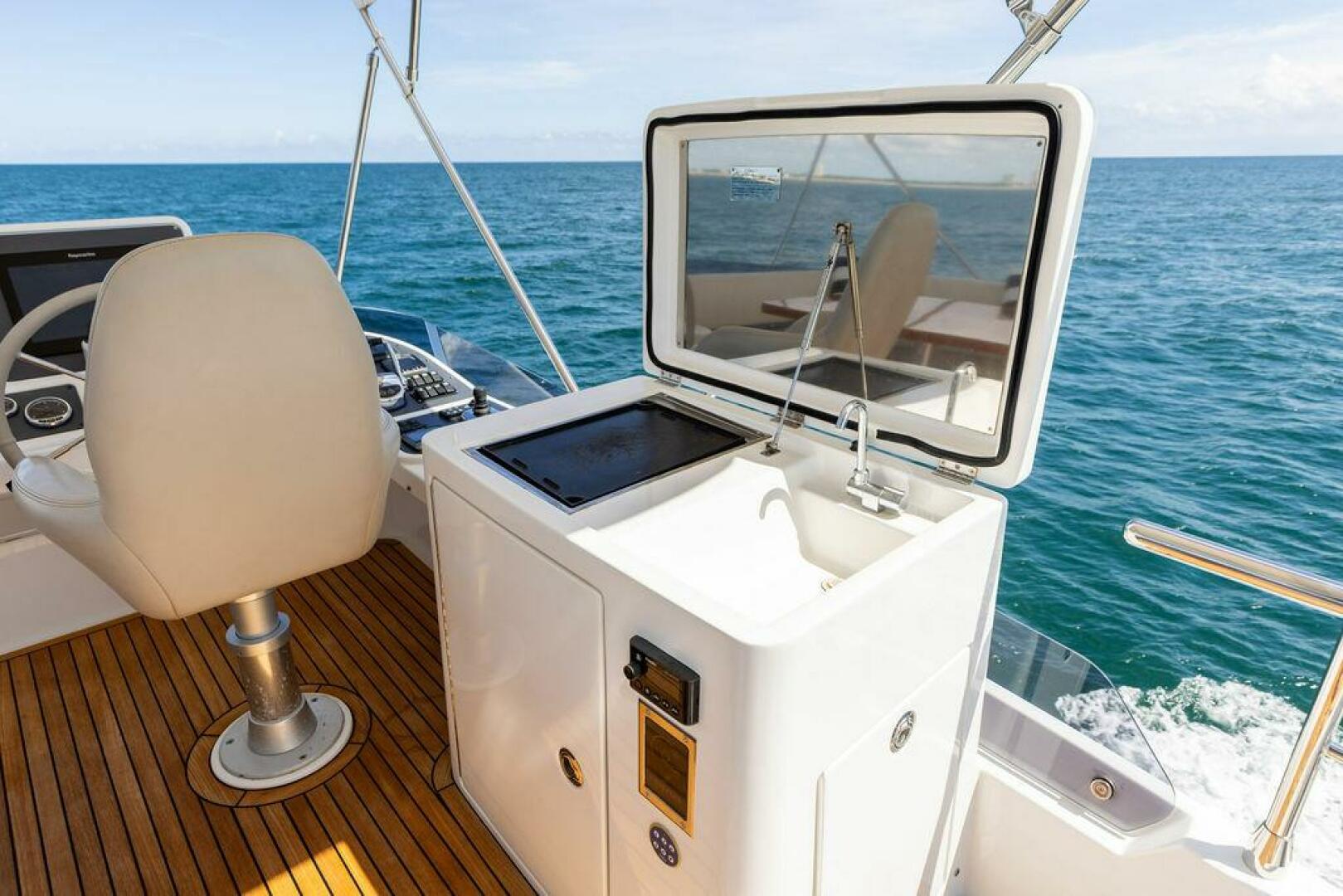 Slide: The Image of Azimut Magellano 53 2017 - 25
