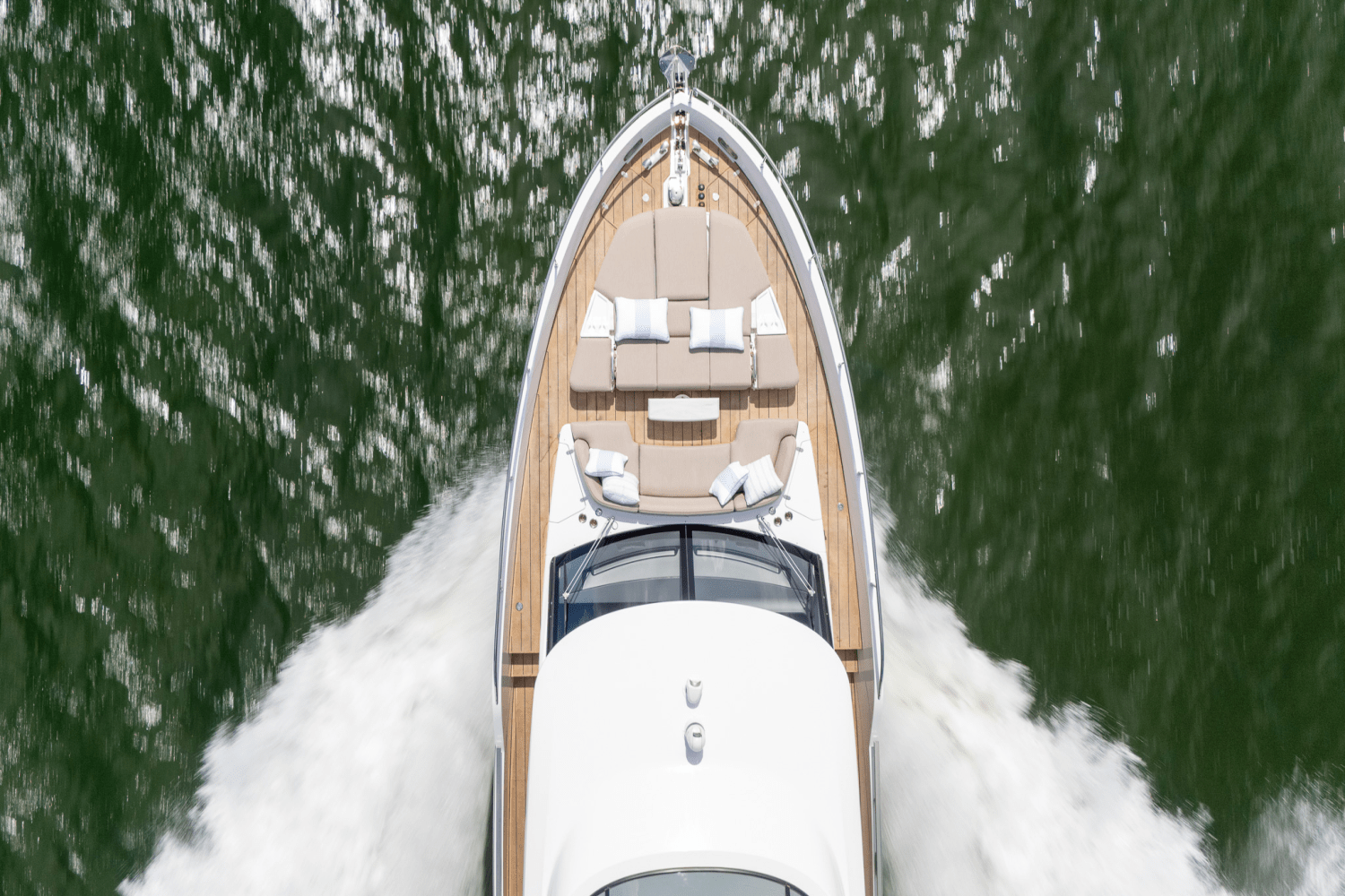Slide: The Image of Azimut Magellano 60 2025 - 18