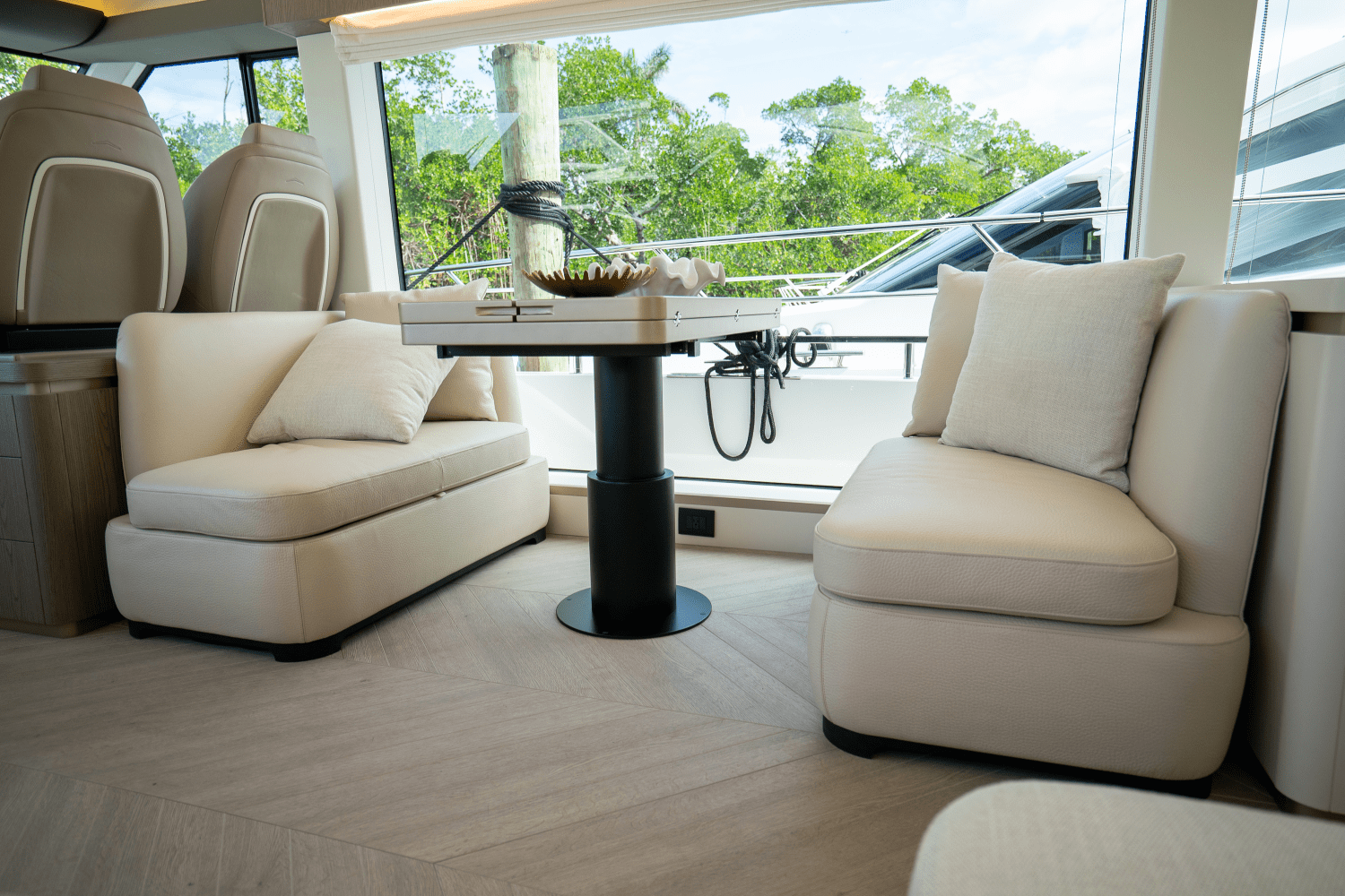 Slide: The Image of Azimut Magellano 60 2025 - 19