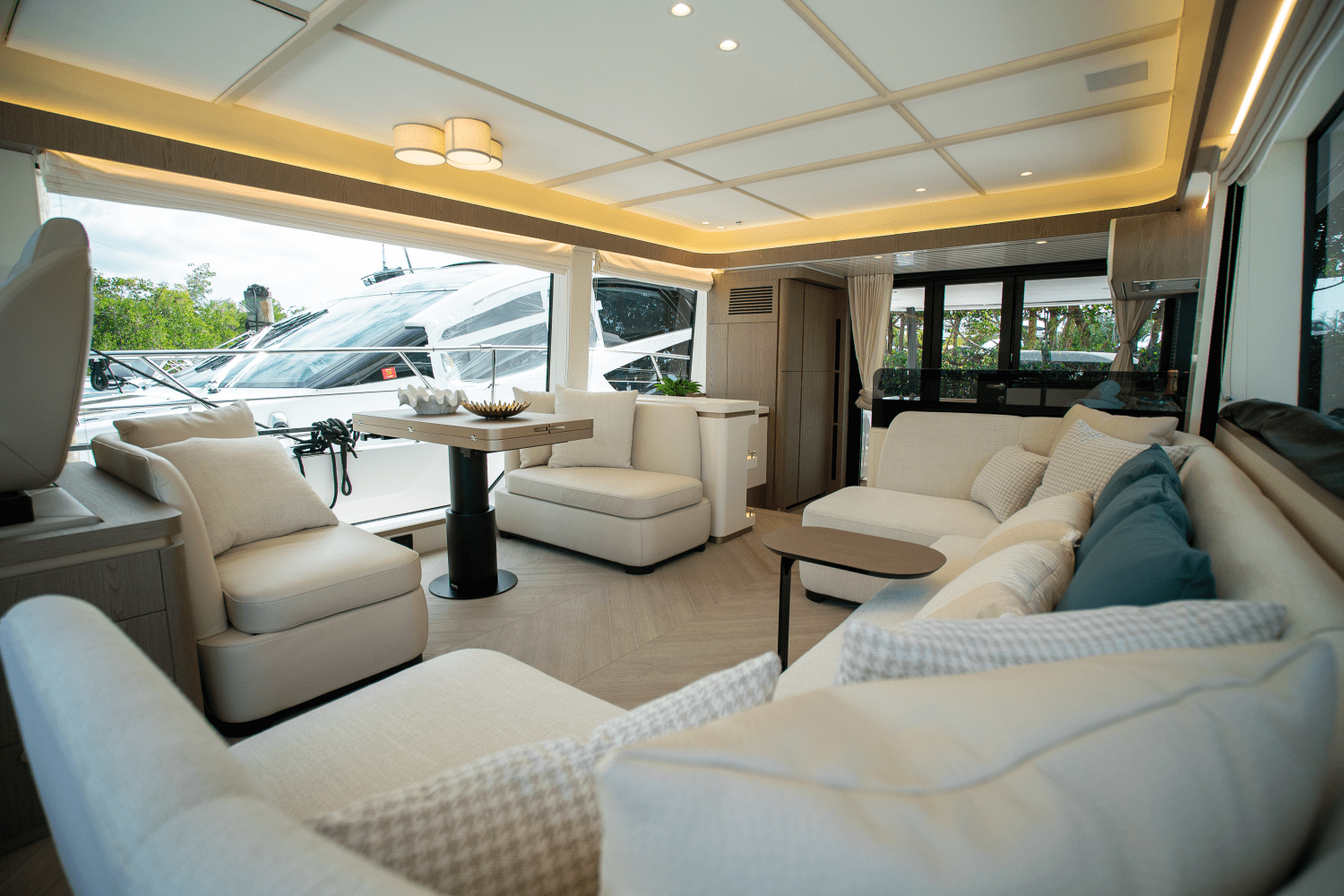 Slide: The Image of Azimut Magellano 60 2025 - 21