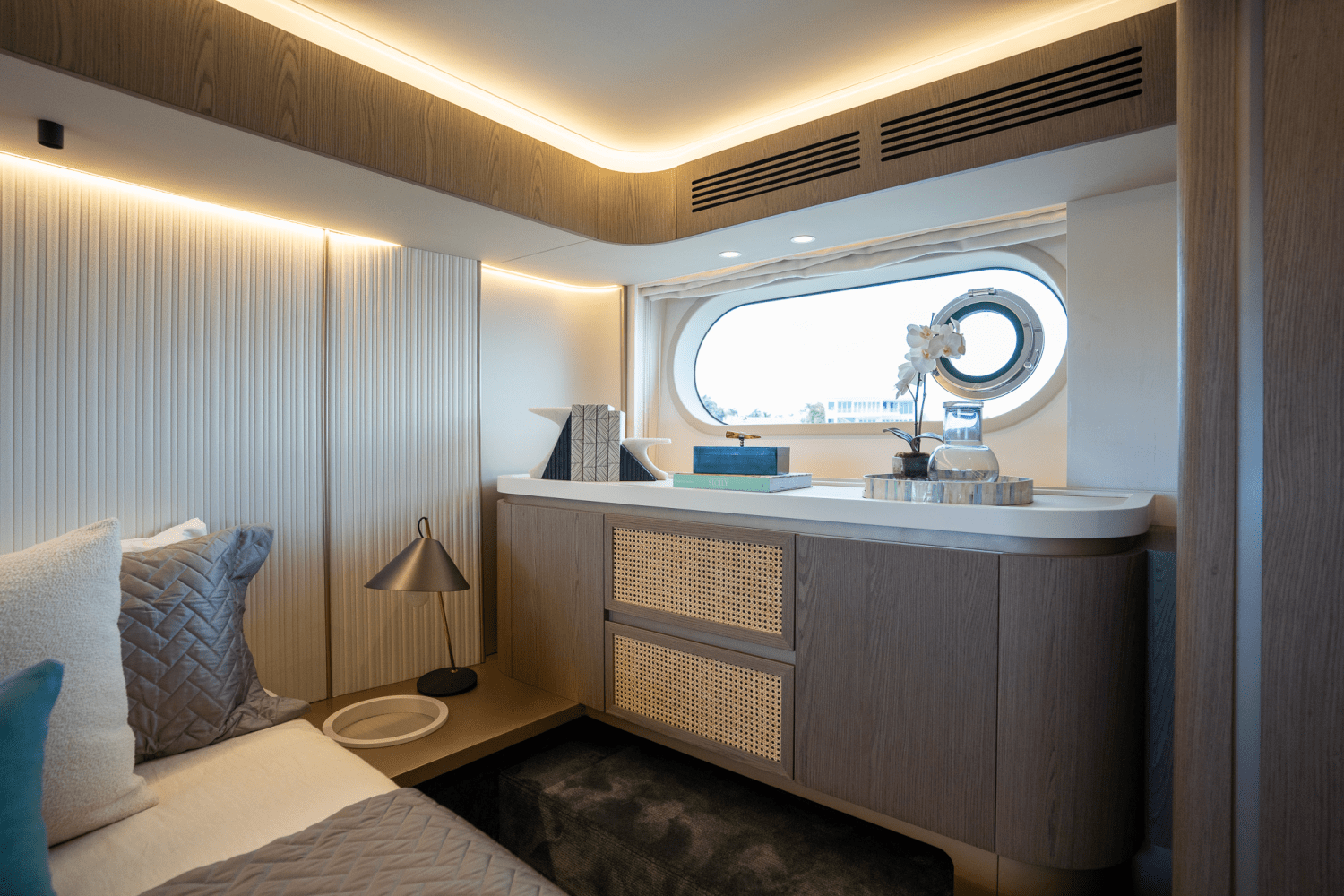 Slide: The Image of Azimut Magellano 60 2025 - 23