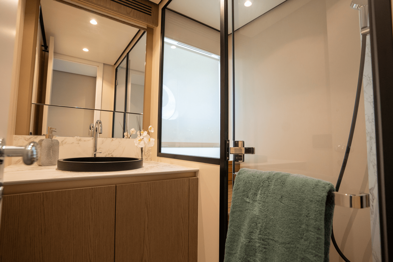 Slide: The Image of Azimut Magellano 60 2025 - 25