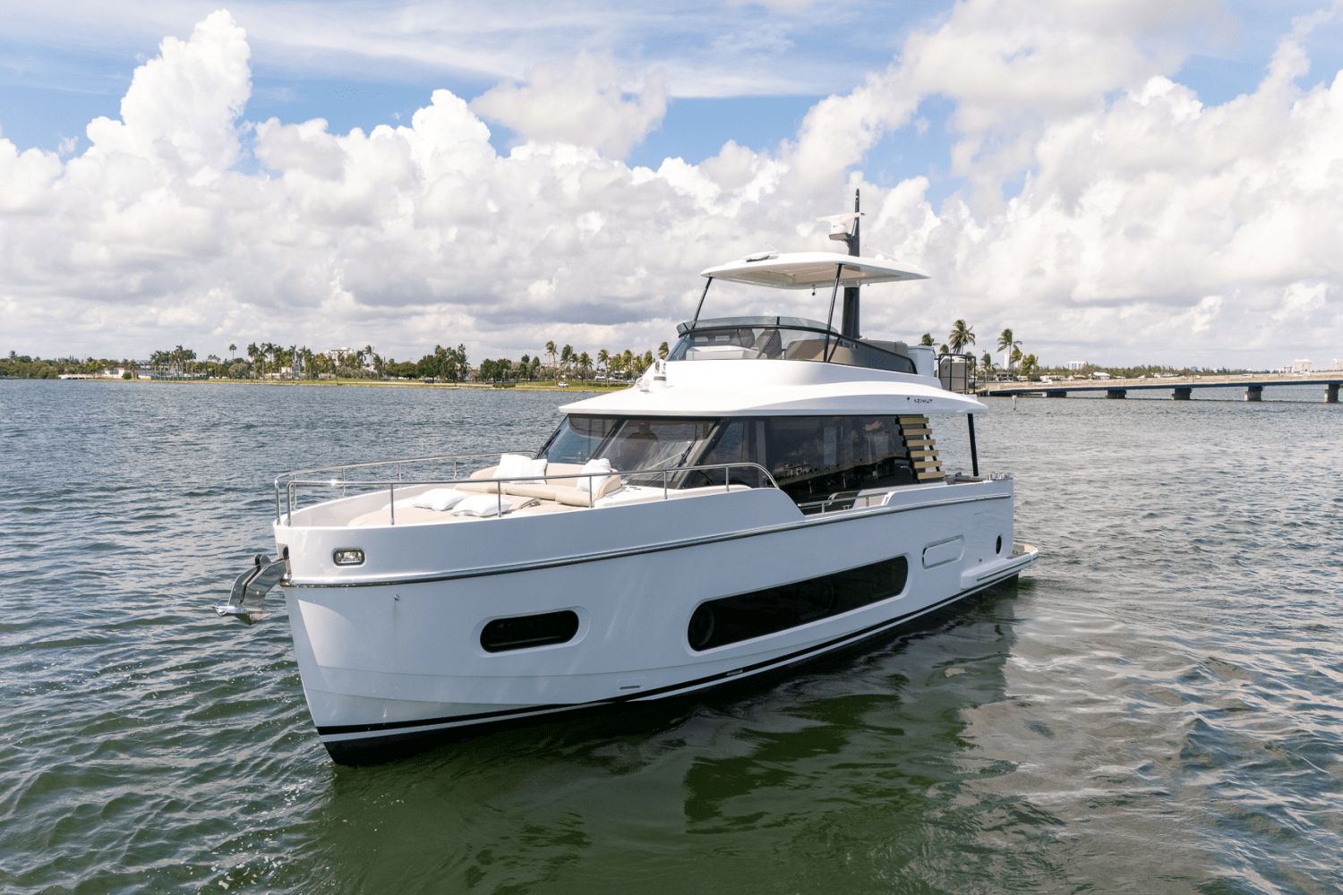 Slide: The Image of Azimut Magellano 60 2025 - 3