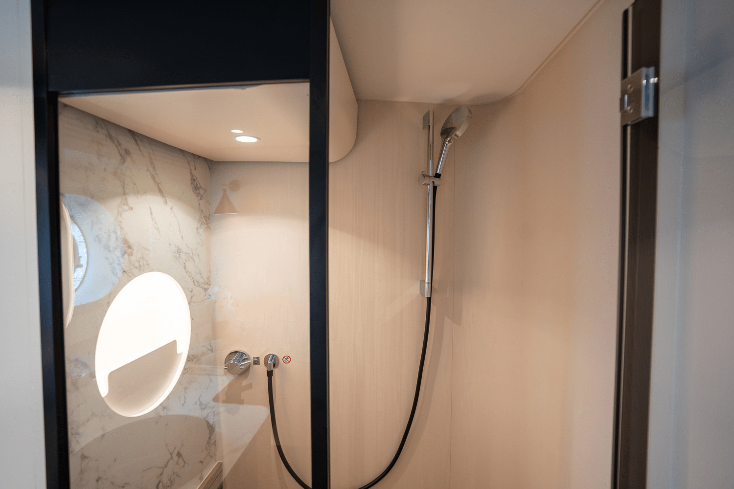 Slide: The Image of Azimut Magellano 60 2025 - 32