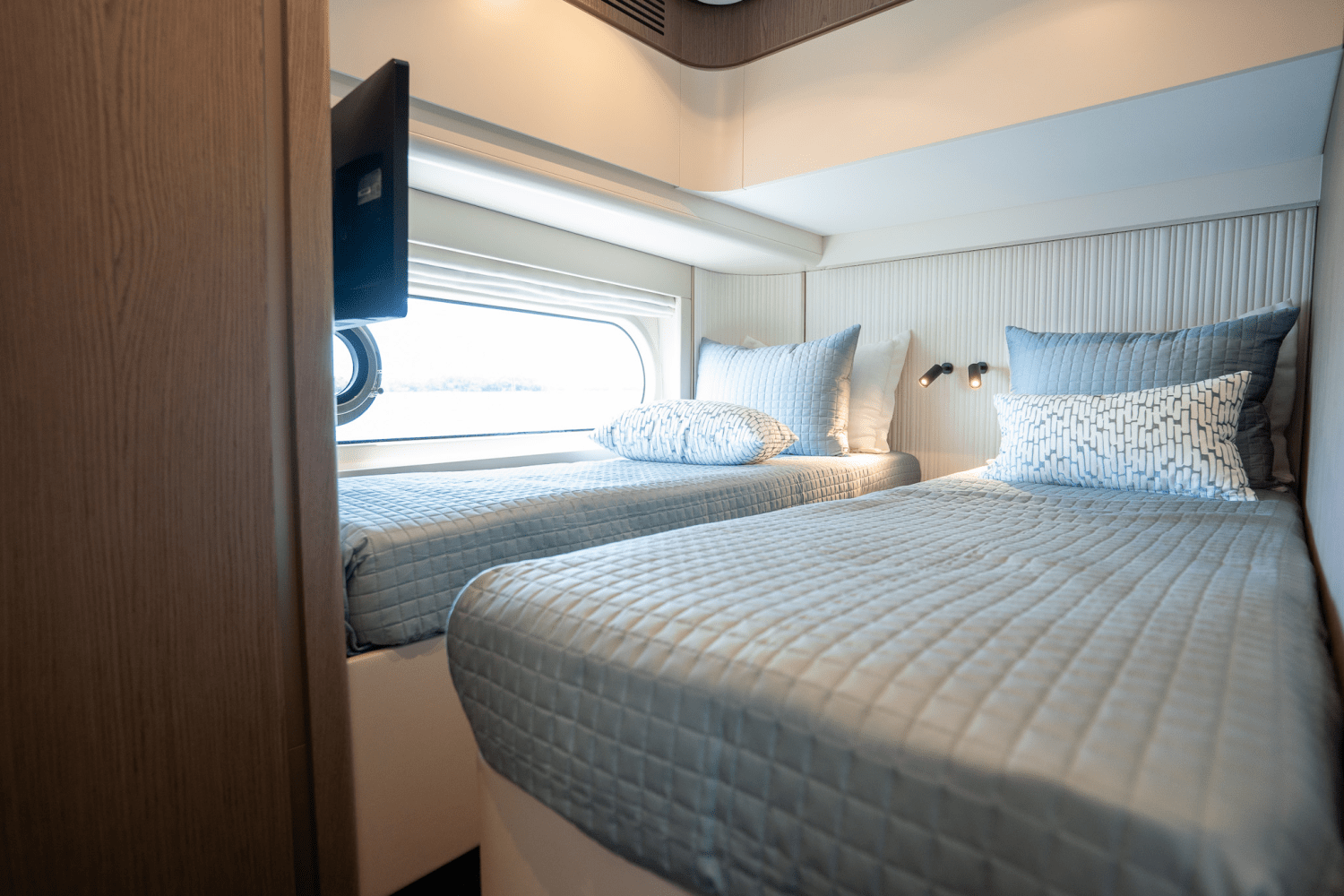 Slide: The Image of Azimut Magellano 60 2025 - 33
