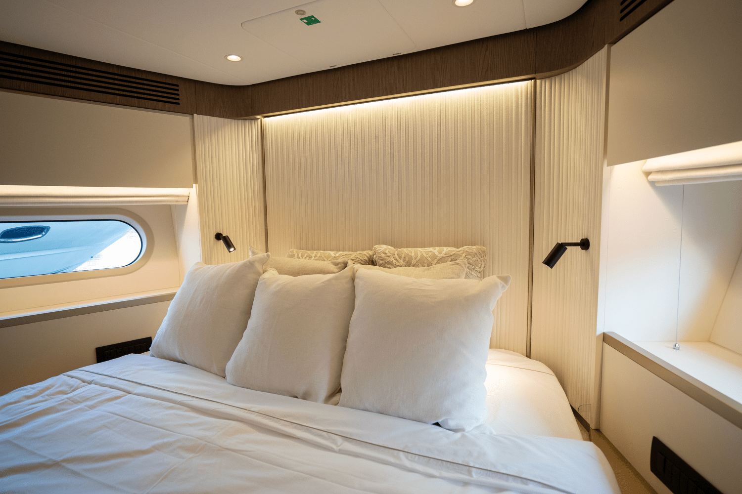 Slide: The Image of Azimut Magellano 60 2025 - 33