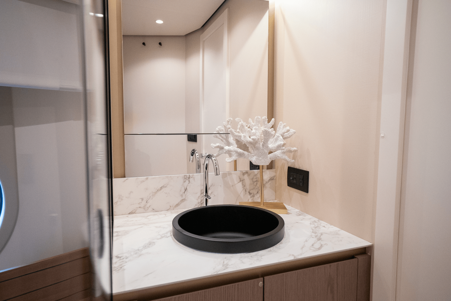 Slide: The Image of Azimut Magellano 60 2025 - 37