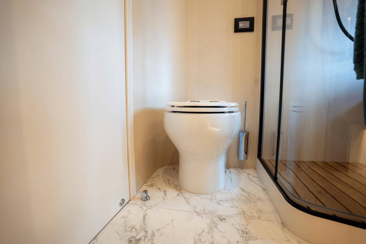 Slide: The Image of Azimut Magellano 60 2025 - 38