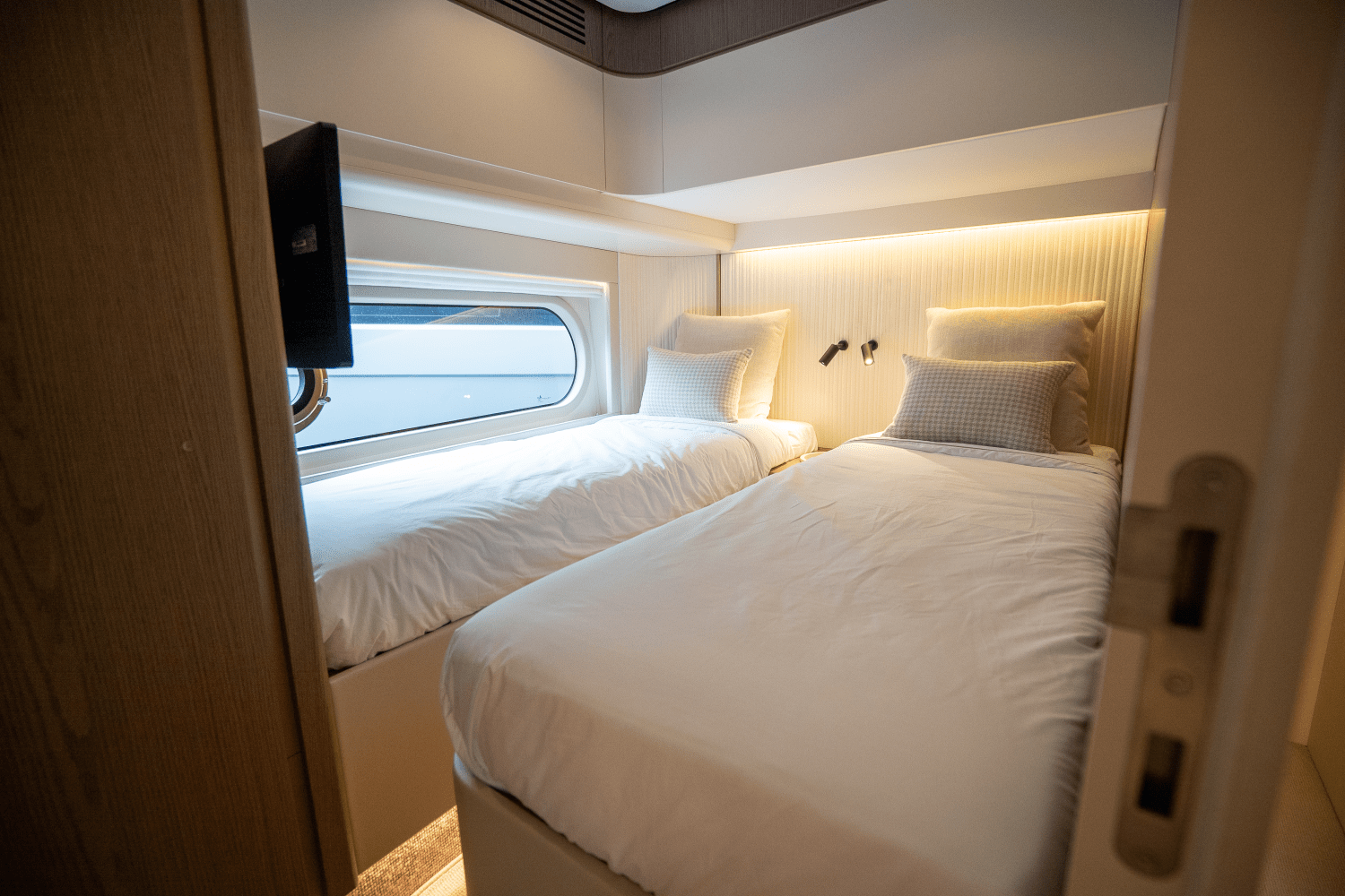 Slide: The Image of Azimut Magellano 60 2025 - 39