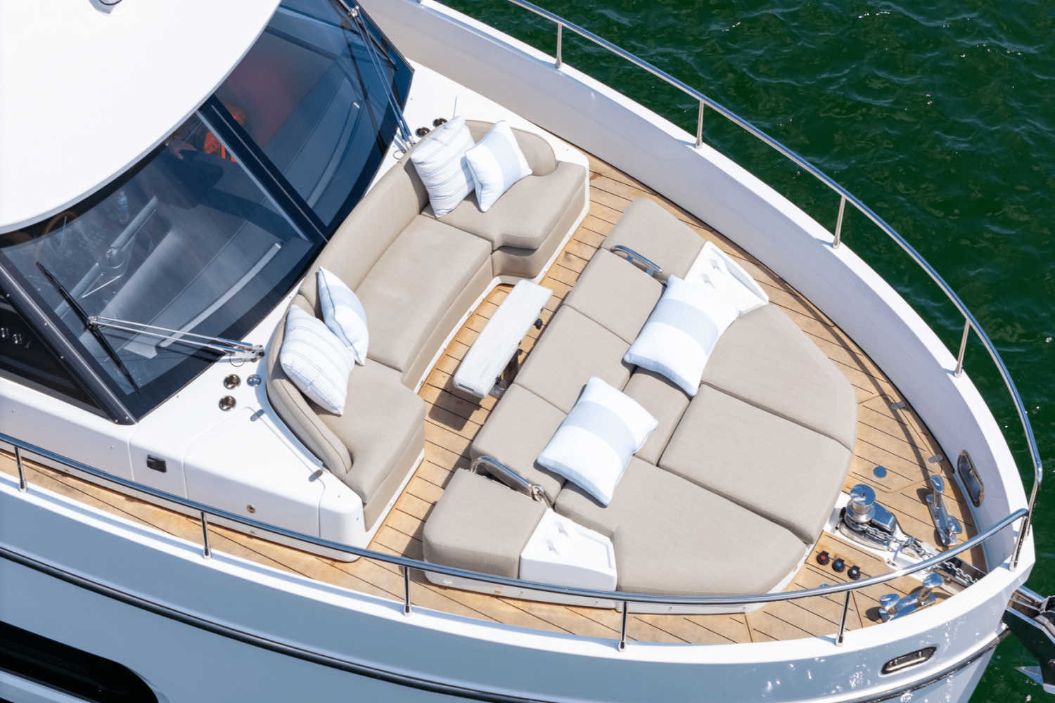 Slide: The Image of Azimut Magellano 60 2025 - 5