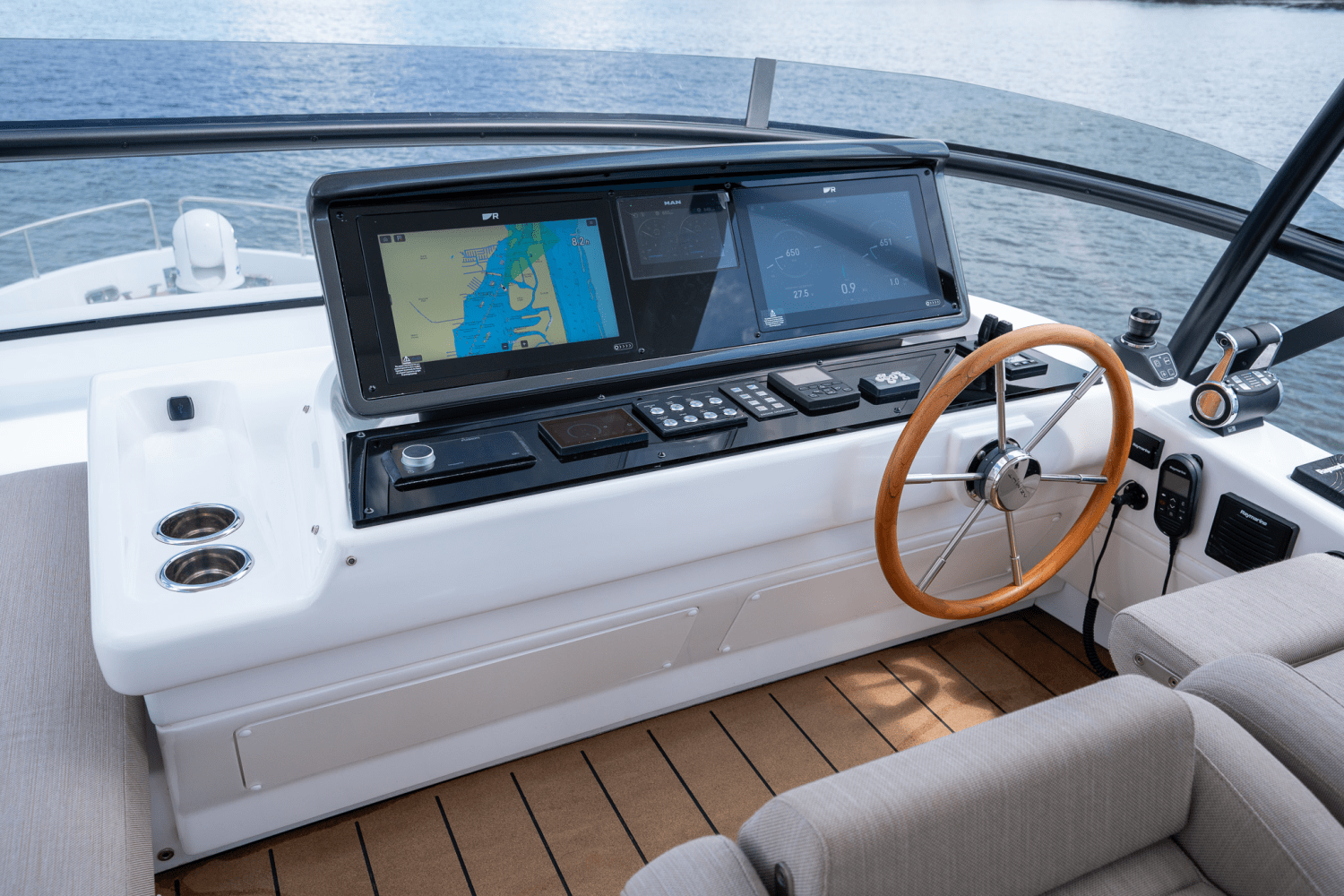 Slide: The Image of Azimut Magellano 60 2025 - 59