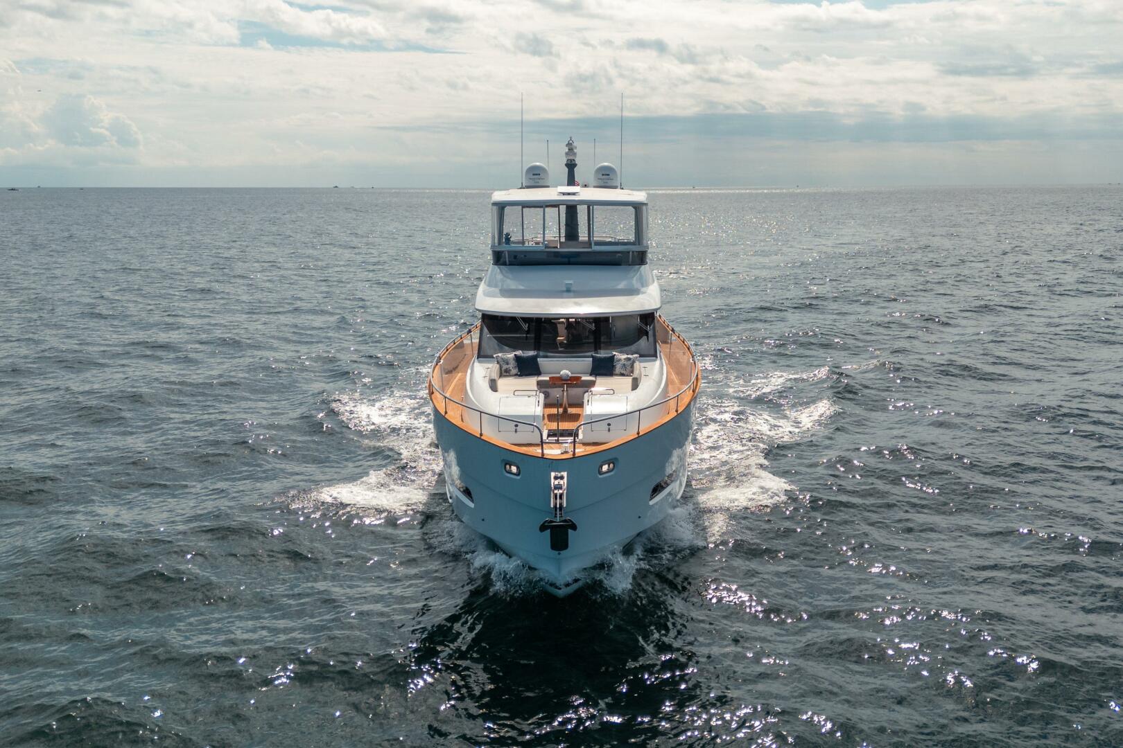 Slide: The Image of Azimut Magellano 66 2018 - 2