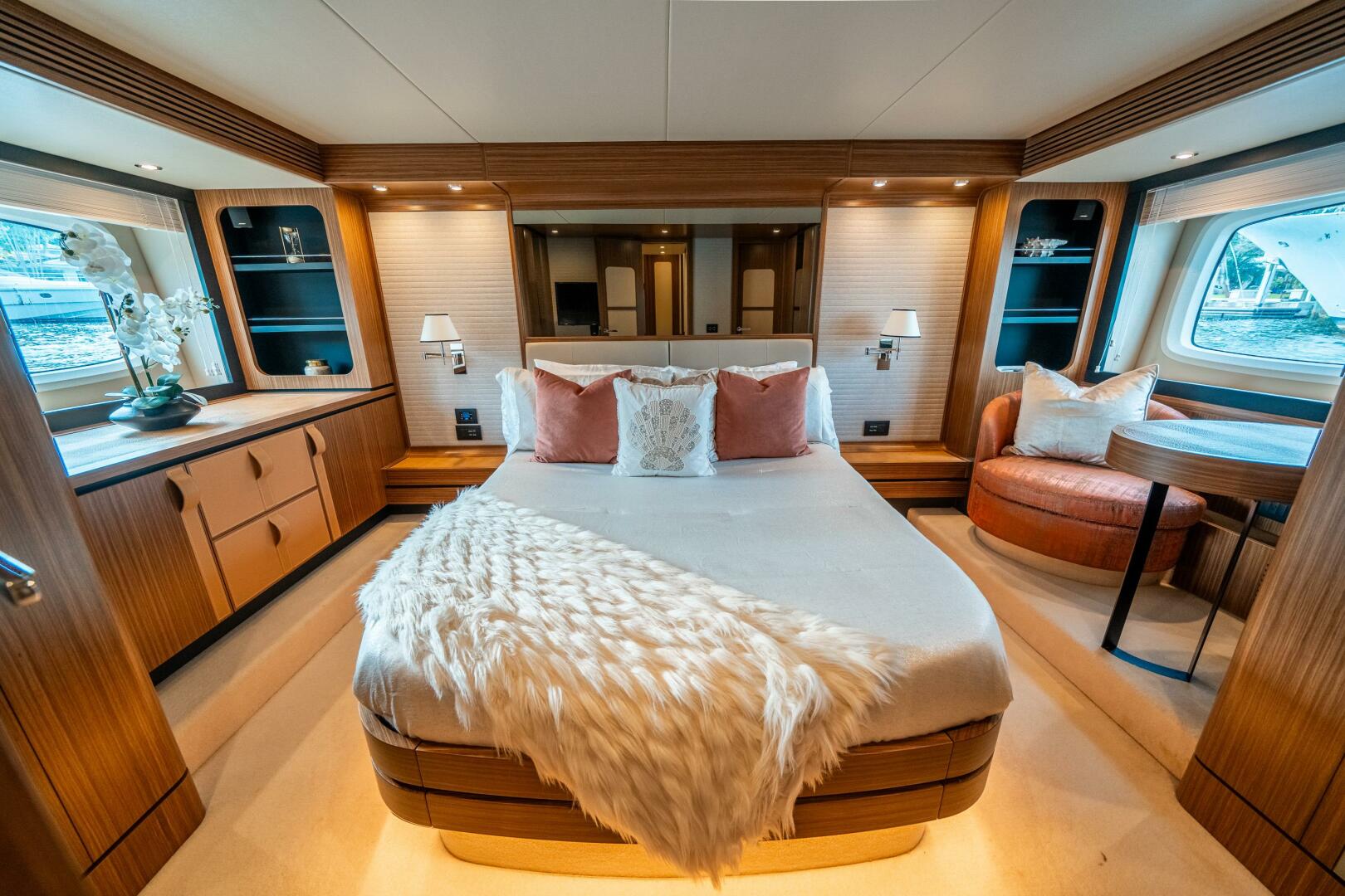 Slide: The Image of Azimut Magellano 66 2018 - 28
