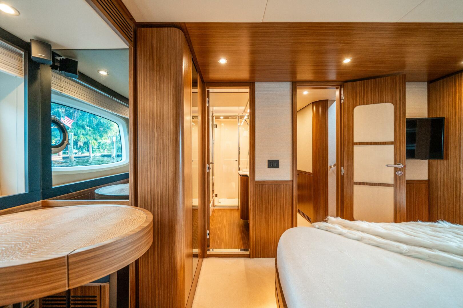 Slide: The Image of Azimut Magellano 66 2018 - 33
