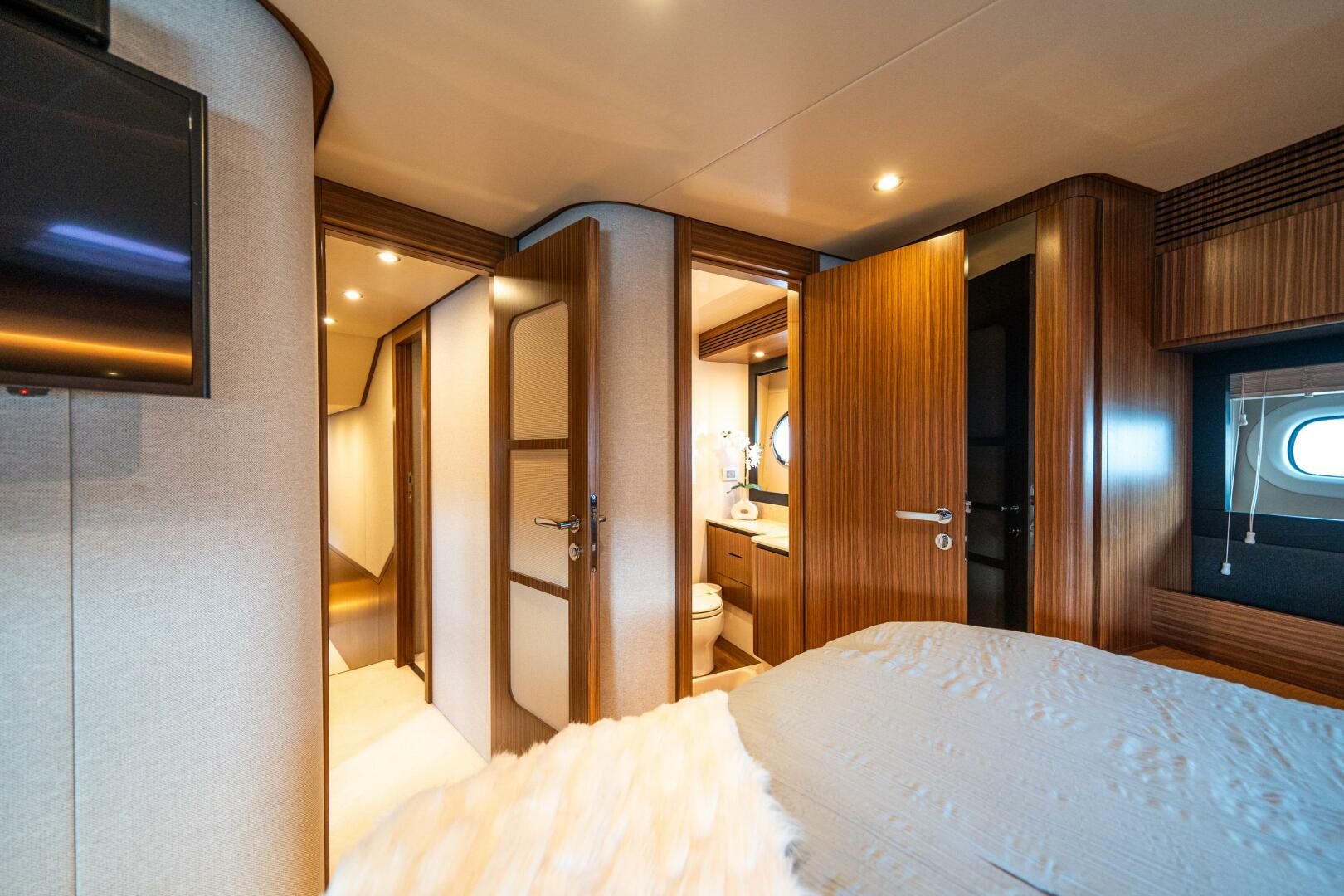 Slide: The Image of Azimut Magellano 66 2018 - 39