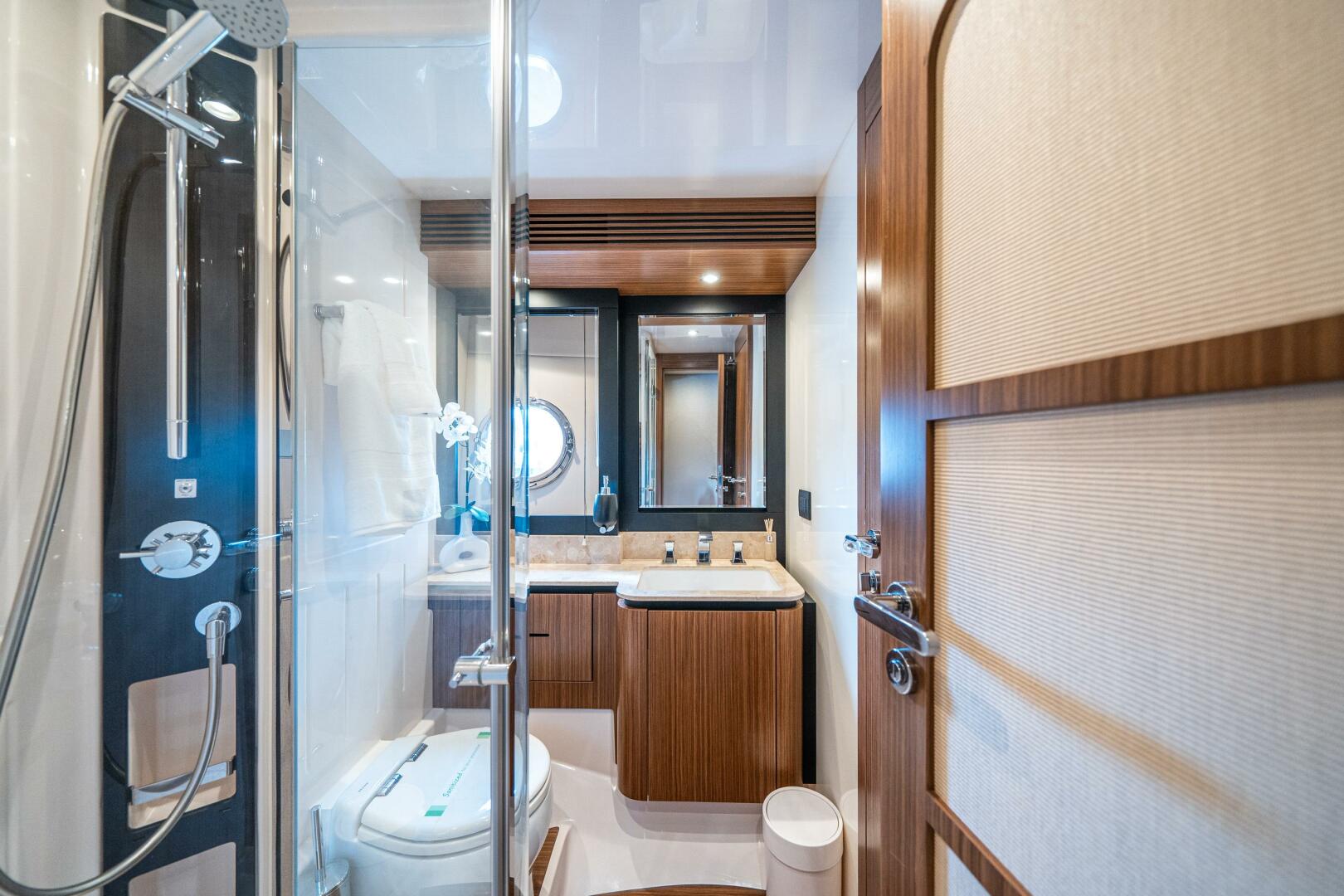 Slide: The Image of Azimut Magellano 66 2018 - 40