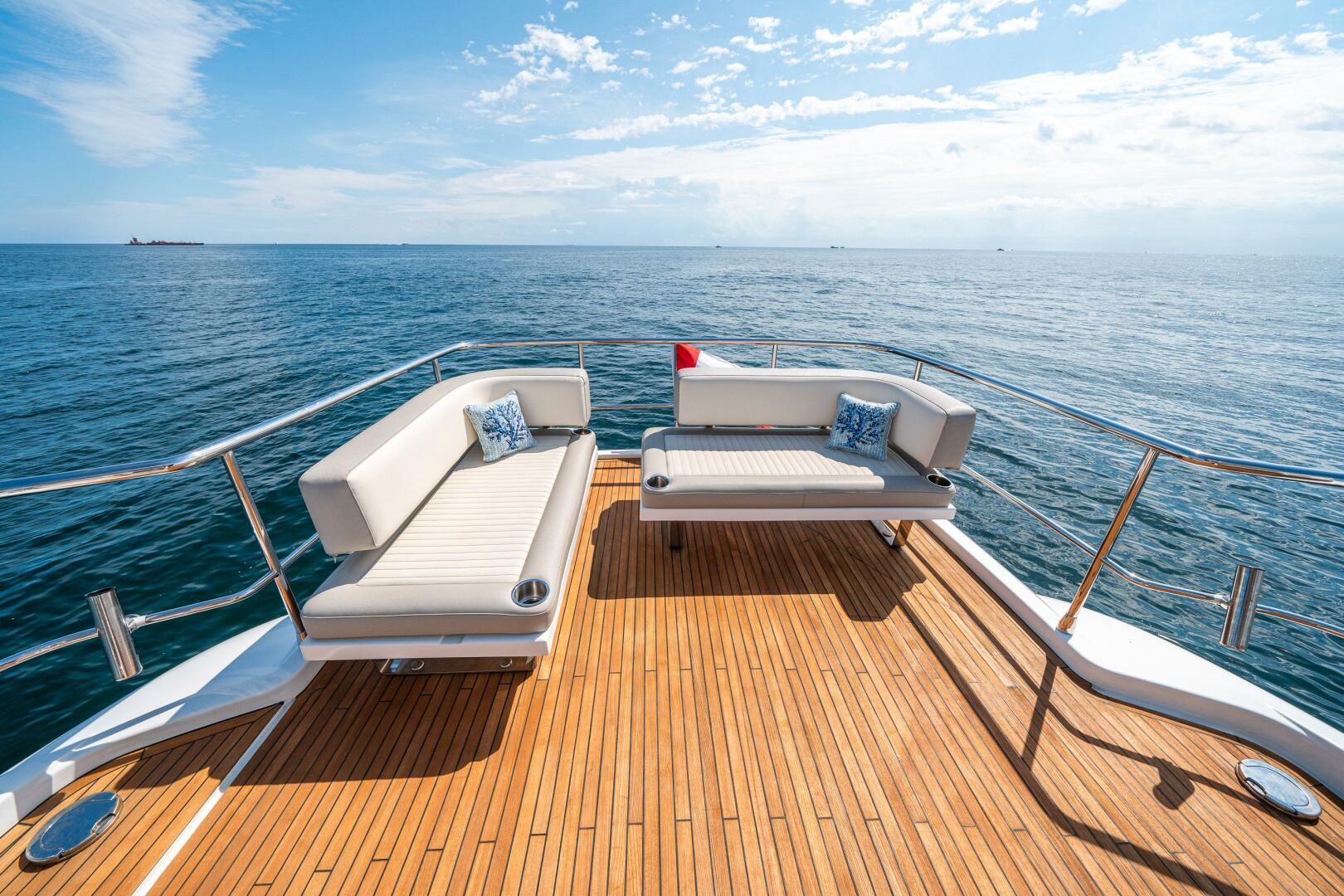 Slide: The Image of Azimut Magellano 66 2018 - 44