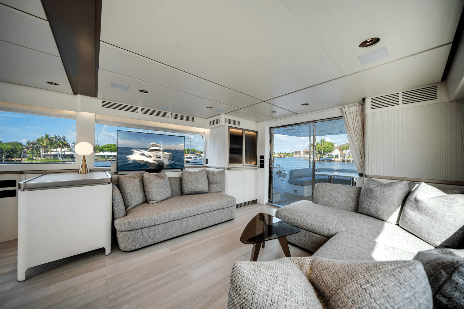 Slide: The Image of Azimut Magellano 66 2024 - 11