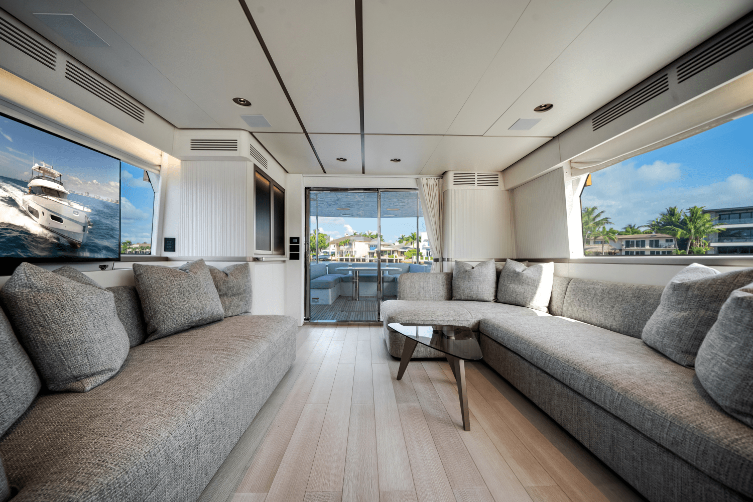 Slide: The Image of Azimut Magellano 66 2024 - 12