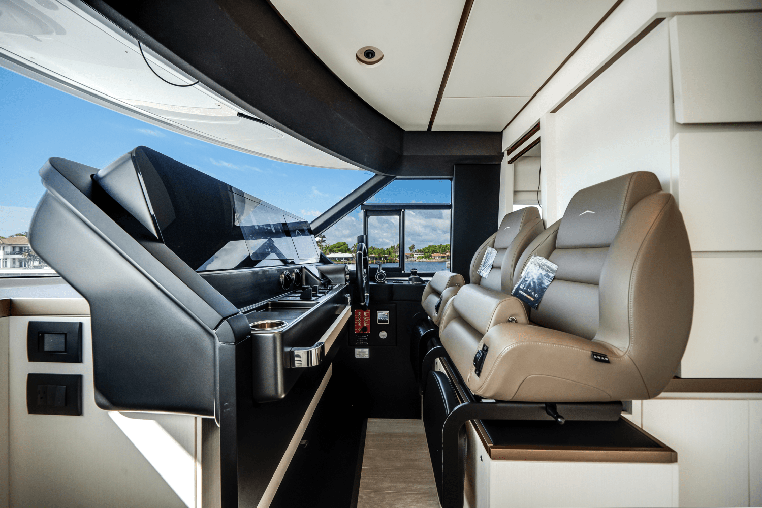 Slide: The Image of Azimut Magellano 66 2024 - 20