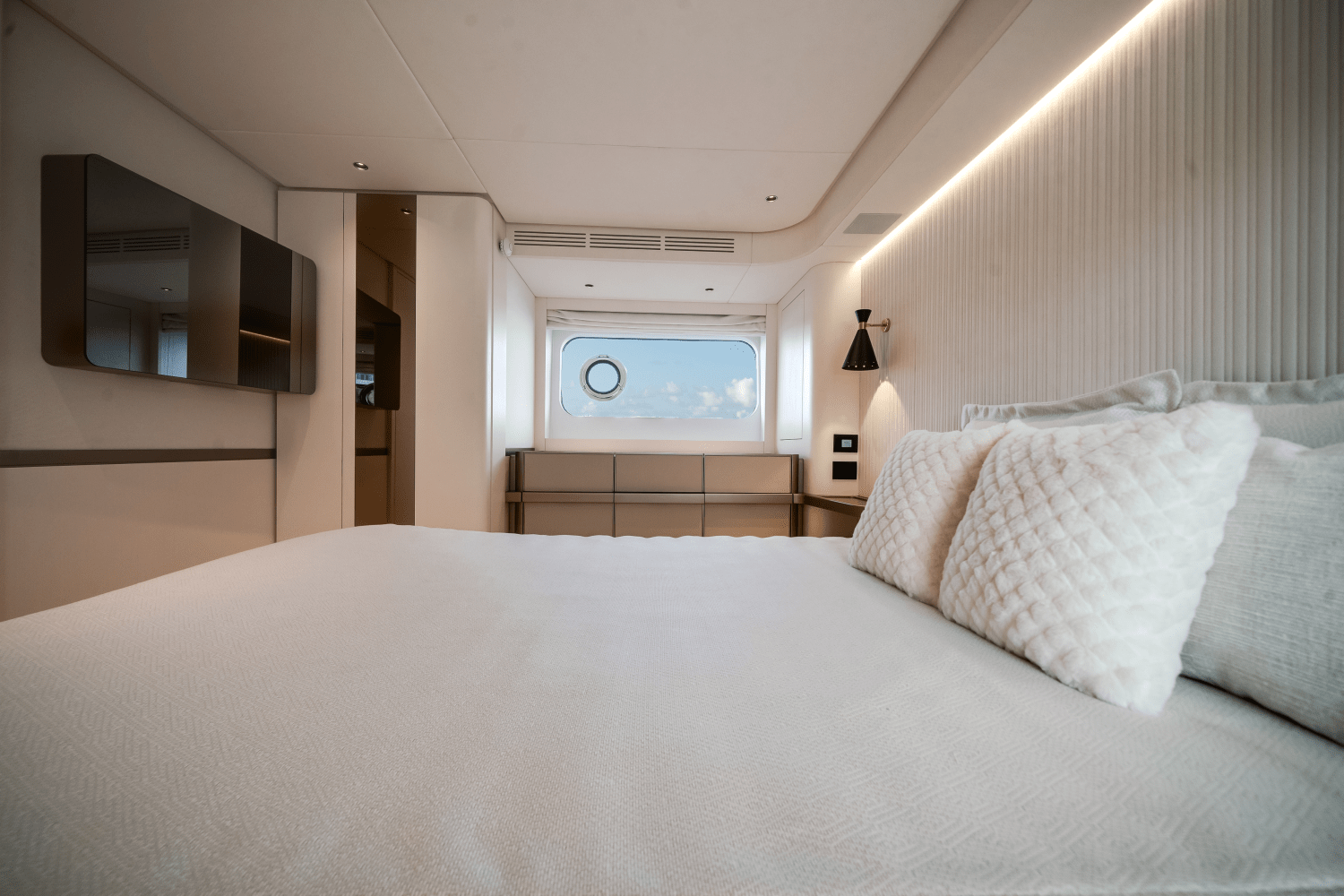 Slide: The Image of Azimut Magellano 66 2024 - 25