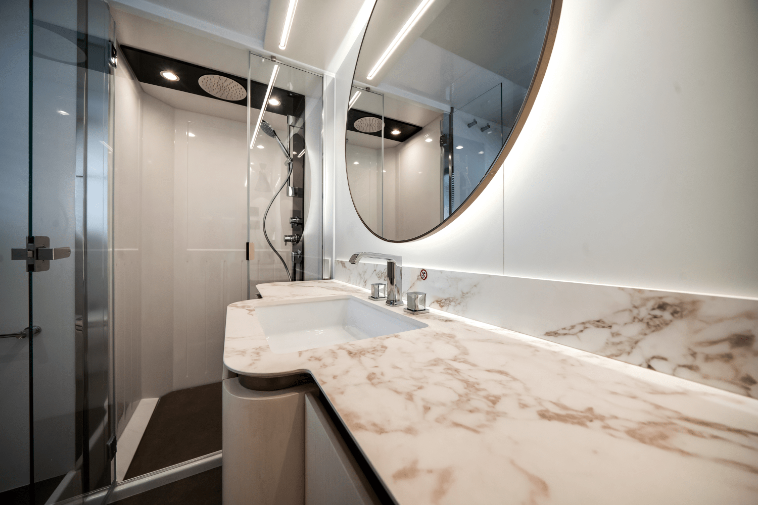 Slide: The Image of Azimut Magellano 66 2024 - 31