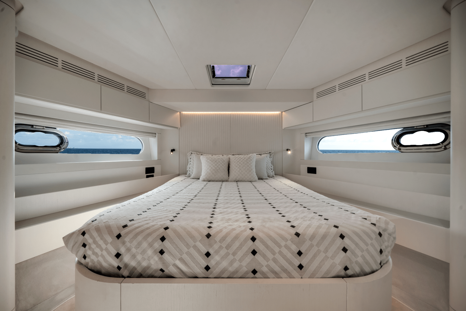 Slide: The Image of Azimut Magellano 66 2024 - 38