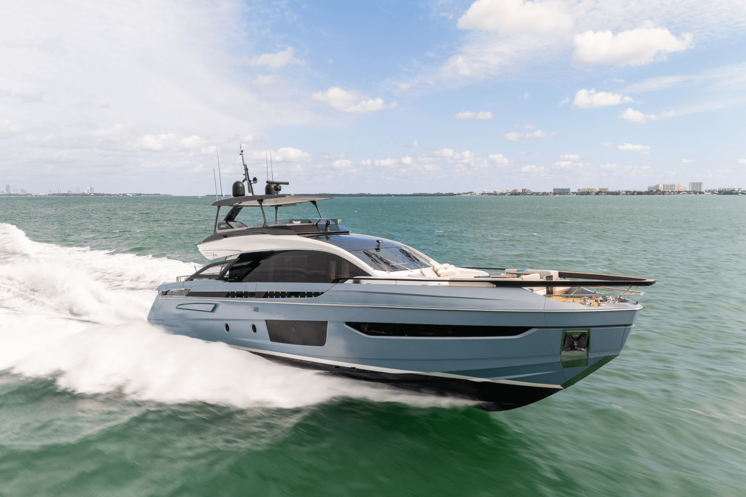 Slide: The Image of Azimut S10 2022 - 0