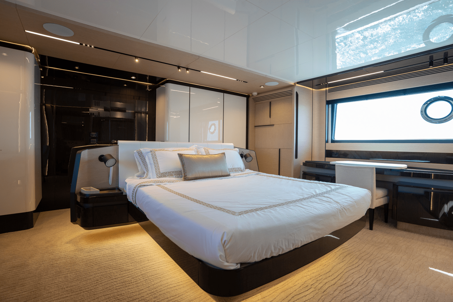 Slide: The Image of Azimut S10 2022 - 16