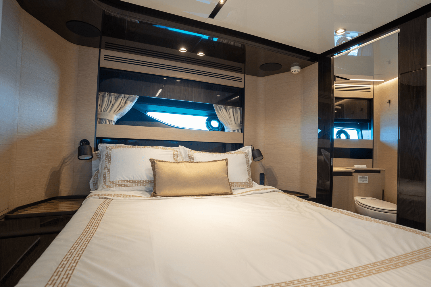Slide: The Image of Azimut S10 2022 - 24