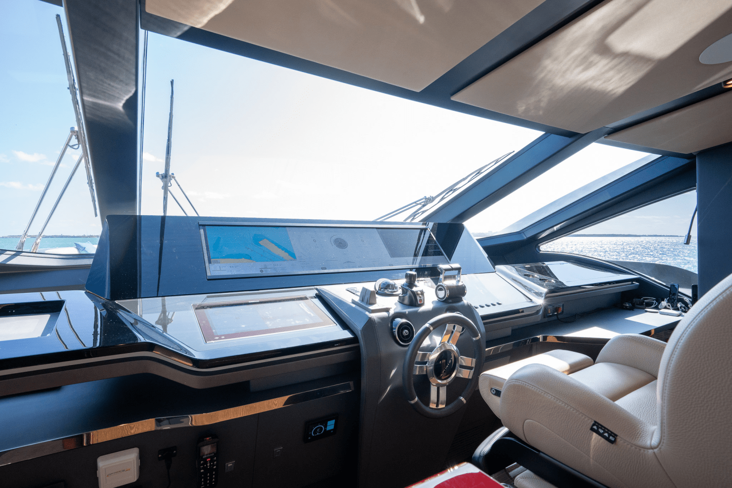Slide: The Image of Azimut S10 2022 - 30