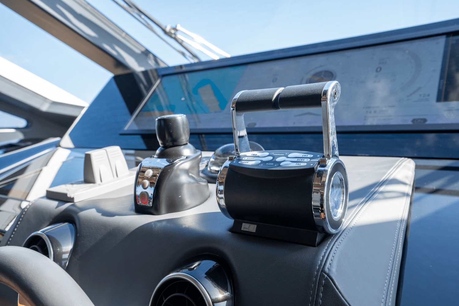 Slide: The Image of Azimut S10 2022 - 32