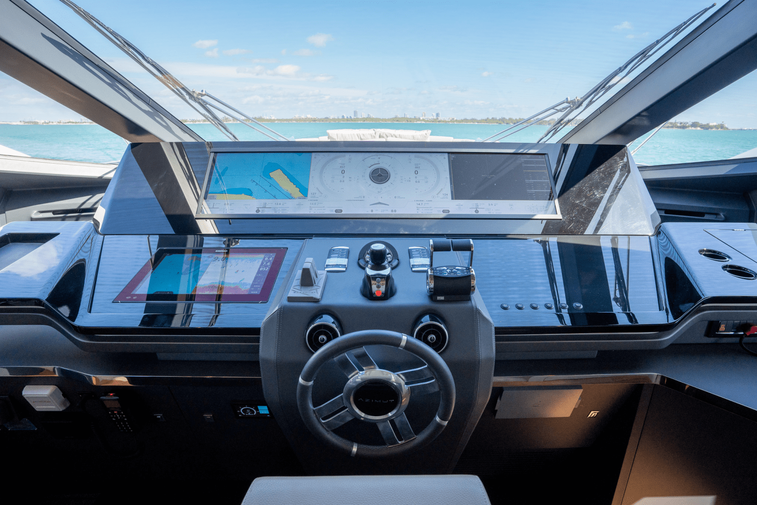 Slide: The Image of Azimut S10 2022 - 33