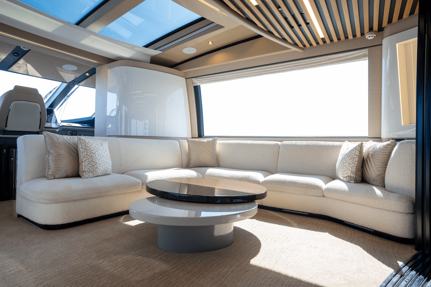 Slide: The Image of Azimut S10 2022 - 38