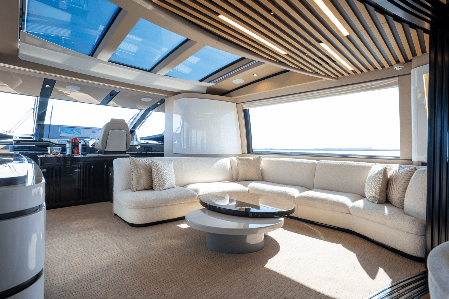 Slide: The Image of Azimut S10 2022 - 39