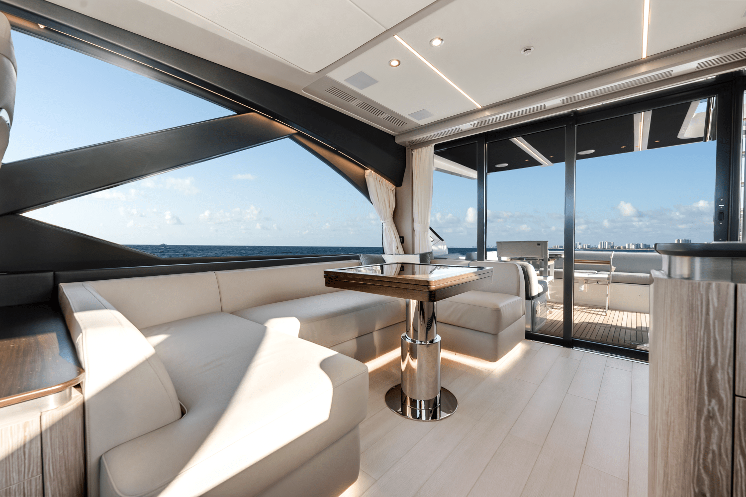 Slide: The Image of Azimut S6 2025 - 10