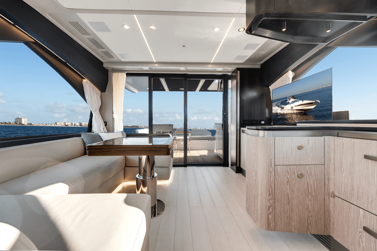 Slide: The Image of Azimut S6 2025 - 11