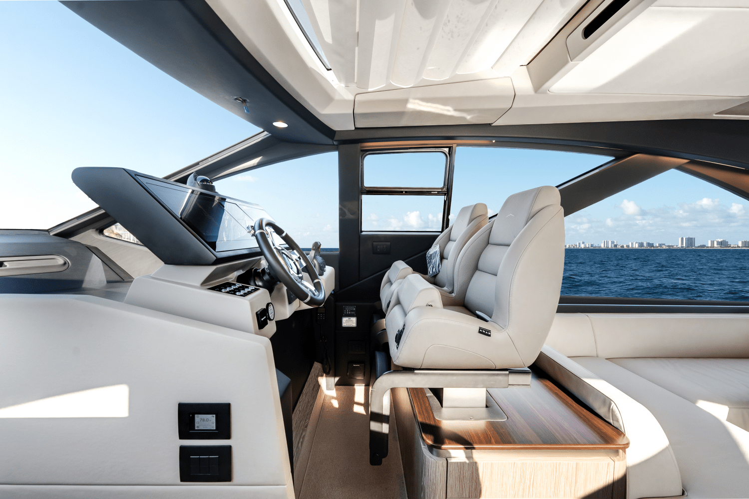 Slide: The Image of Azimut S6 2025 - 15