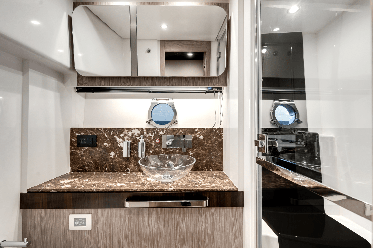 Slide: The Image of Azimut S6 2025 - 21