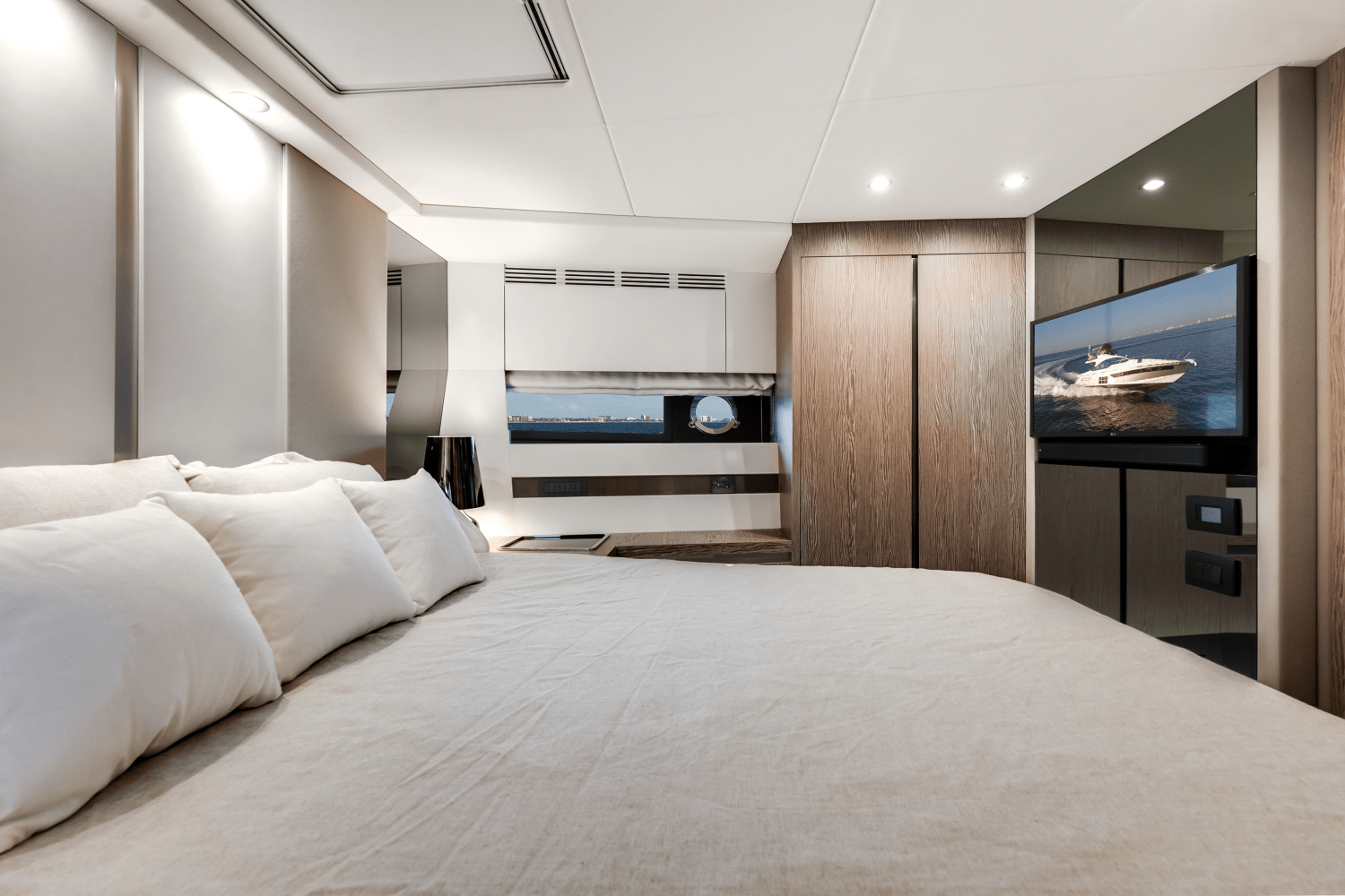 Slide: The Image of Azimut S6 2025 - 25