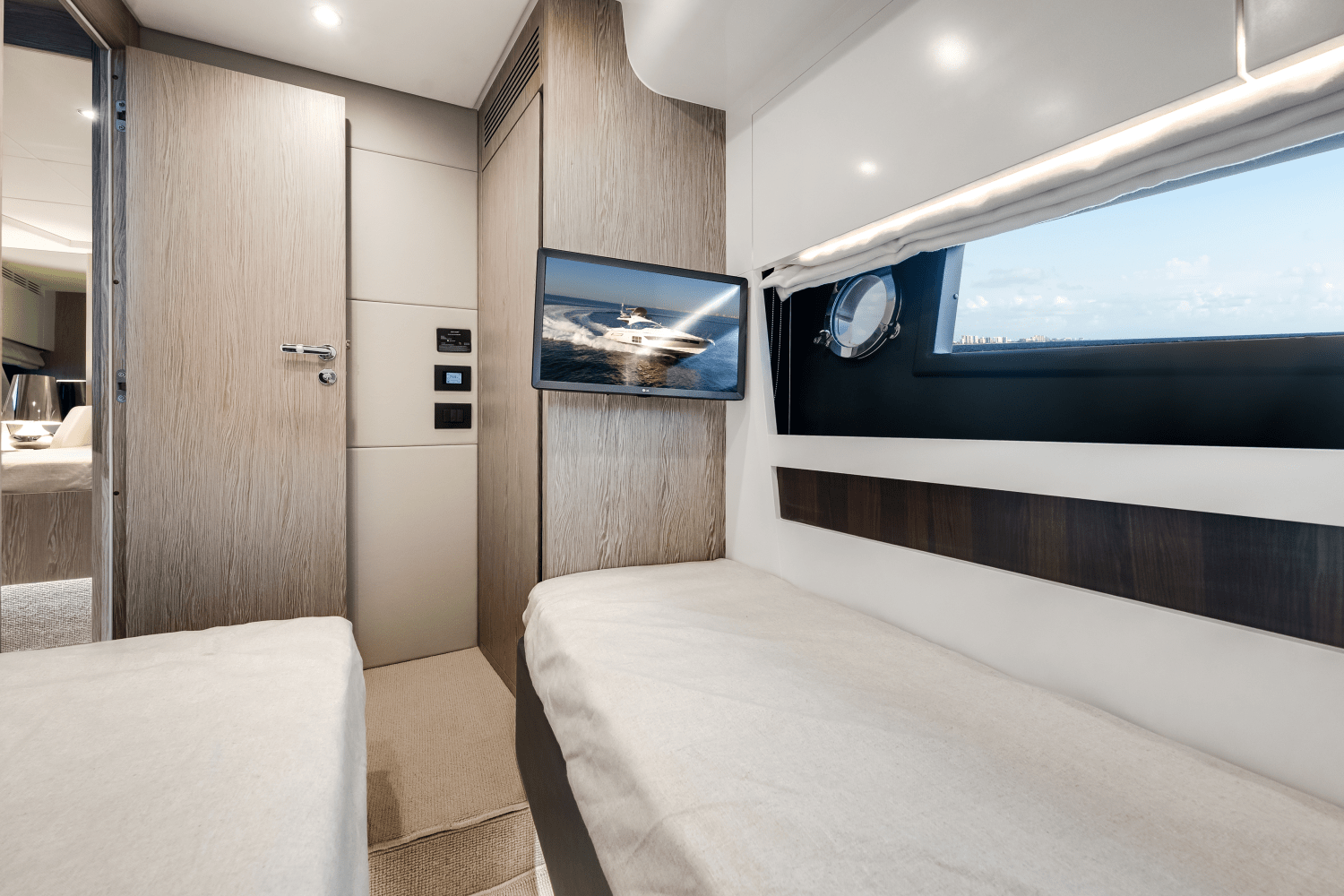 Slide: The Image of Azimut S6 2025 - 30