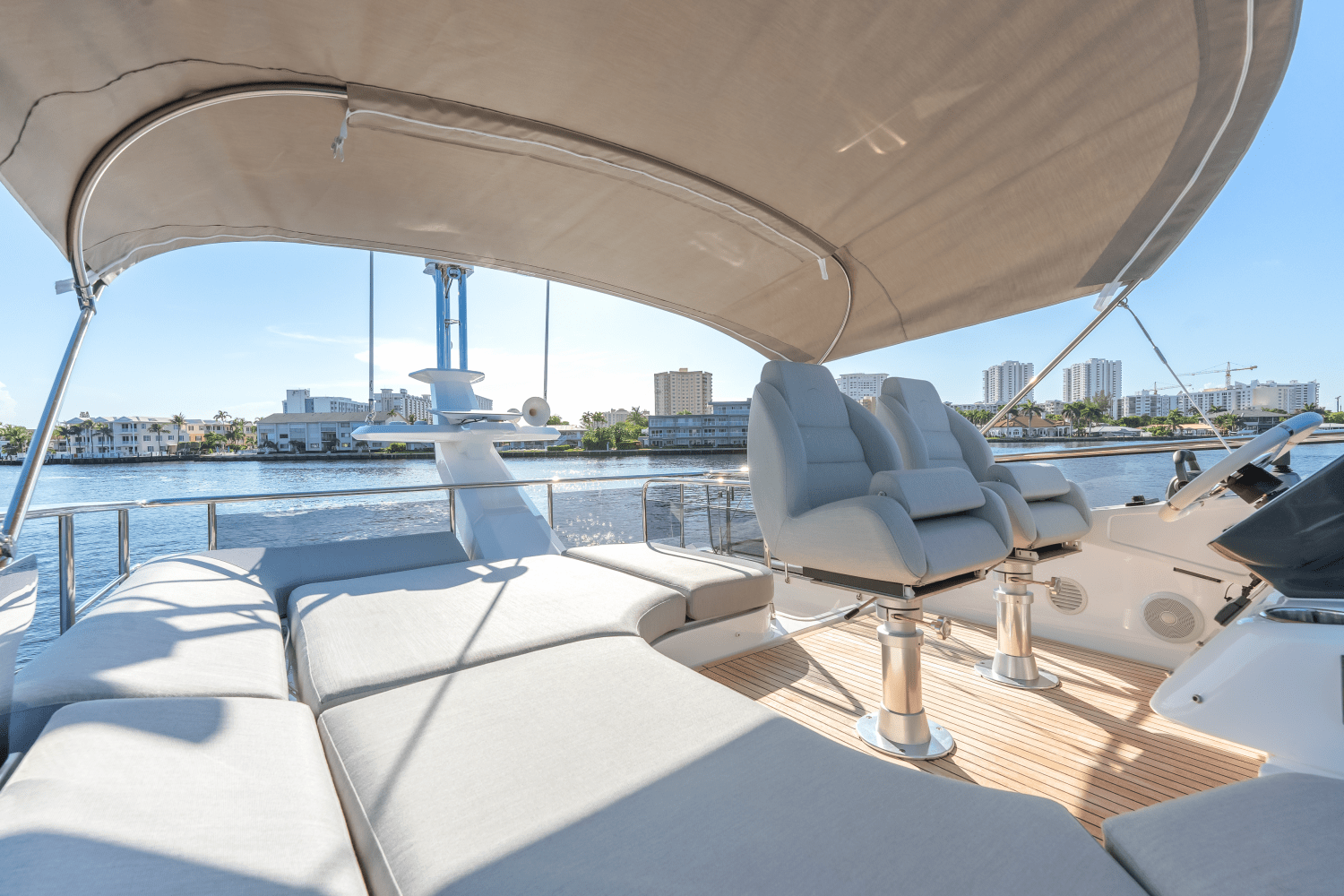 Slide: The Image of Azimut S6 2025 - 33