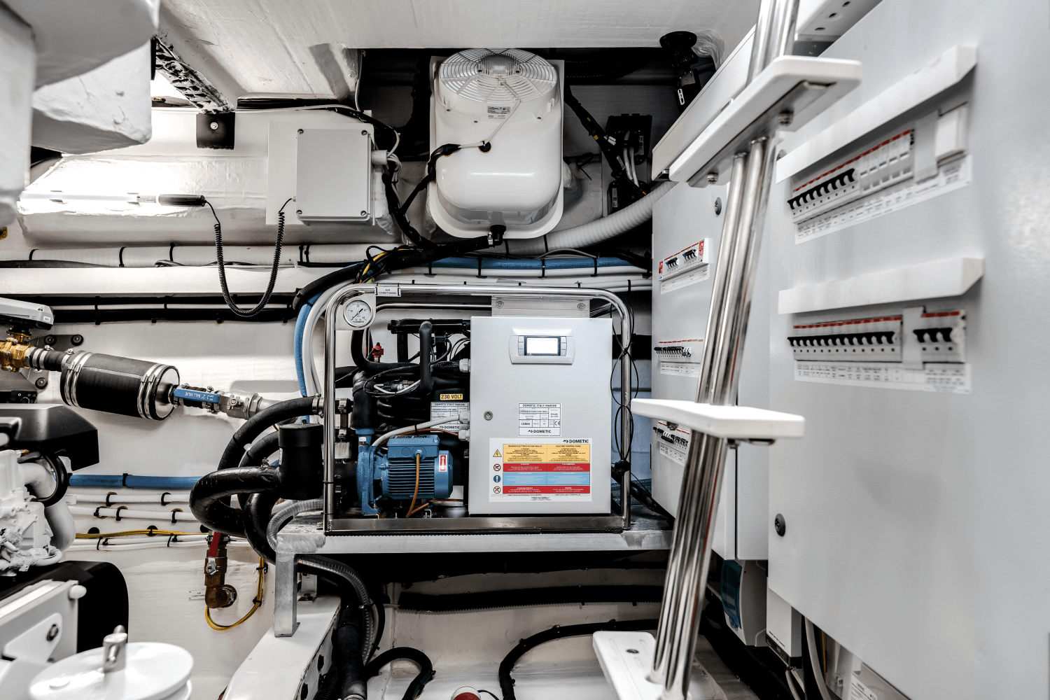 Slide: The Image of Azimut S6 2025 - 36