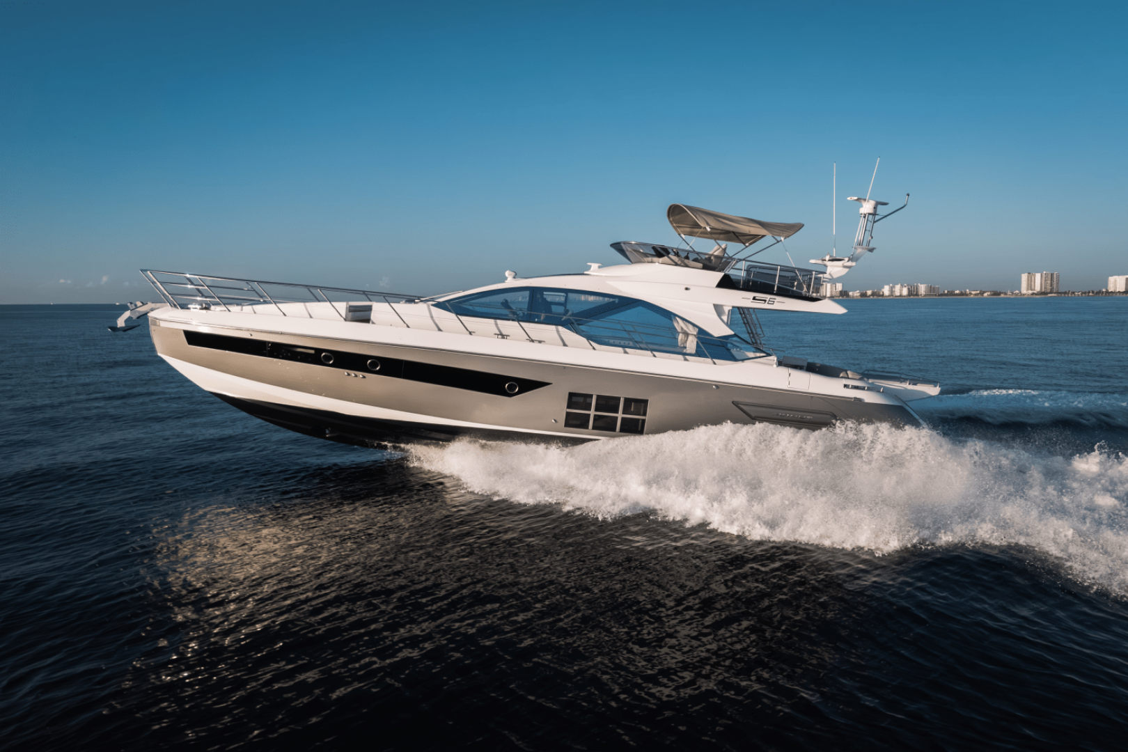 Slide: The Image of Azimut S6 2025 - 4592515
