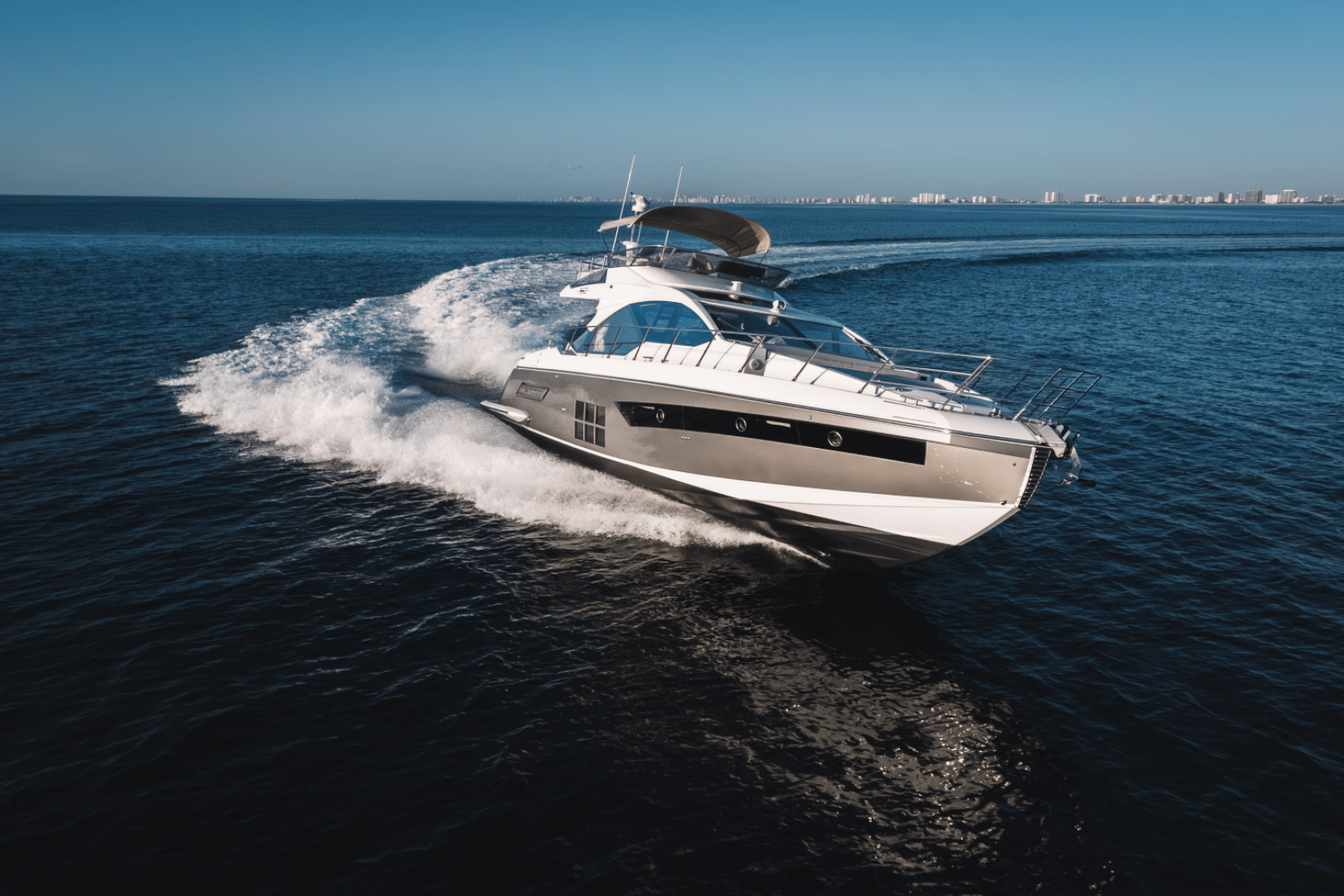 Slide: The Image of Azimut S6 2025 - 4592522