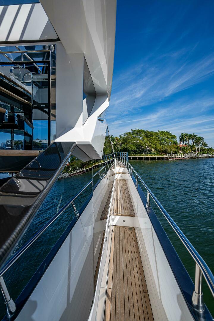 Slide: The Image of Azimut S7 2019 - 4997160